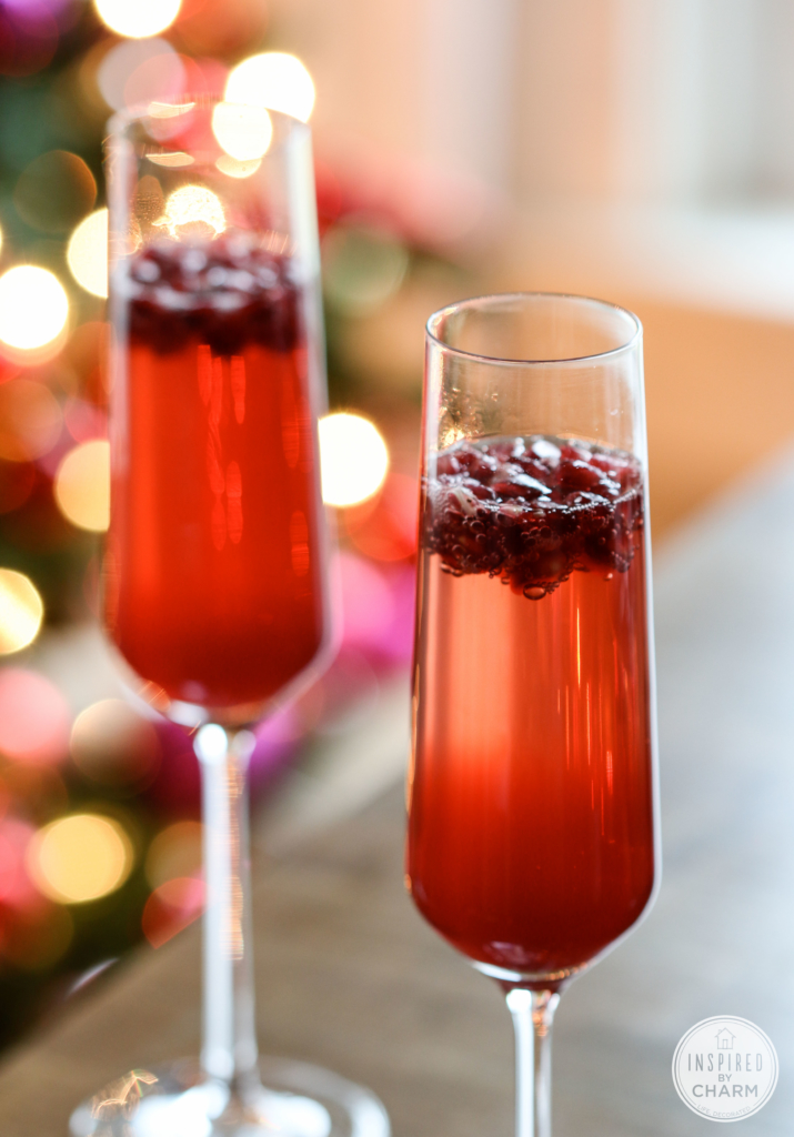 Sparkling Pomegranate Cocktail | Inspired by Charm #IBCholiday #12days72ideas
