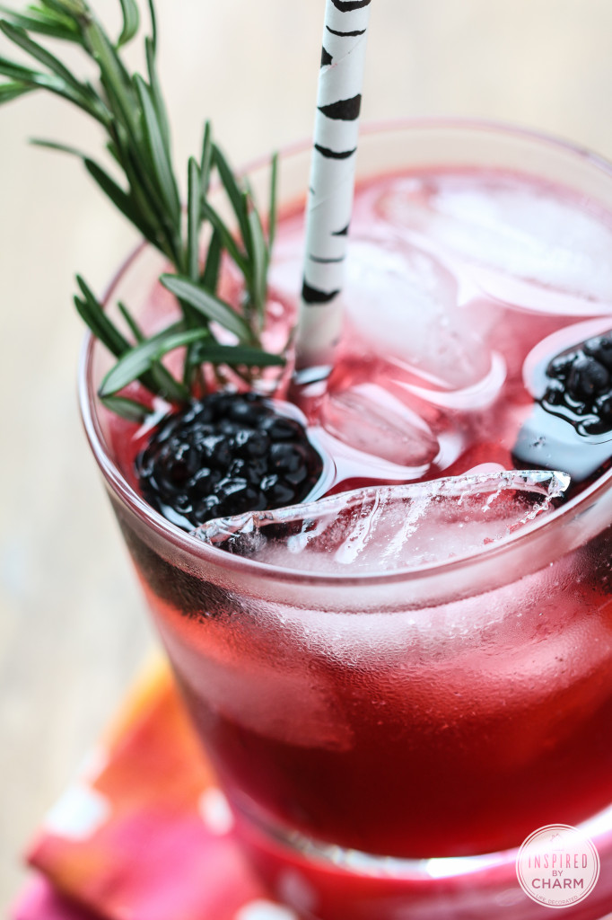 Blackberry Gin Lemonade | Inspired by Charm #drinksandlinks