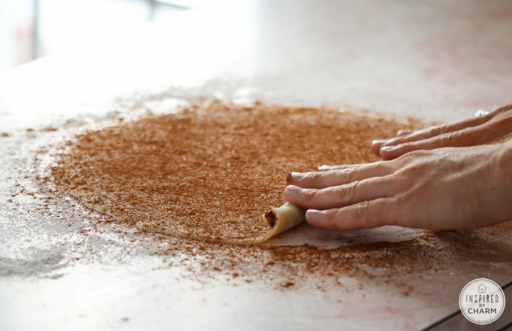 Cinnamon Roll Apple Pie | Inspired by Charm #ayearofpie