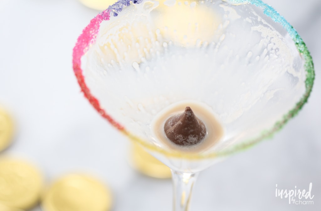 Leprechaun's Kiss Martini | inspiredbycharm.com