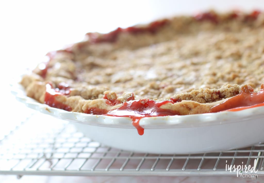 baked  strawberry rhubarb crumble pie.