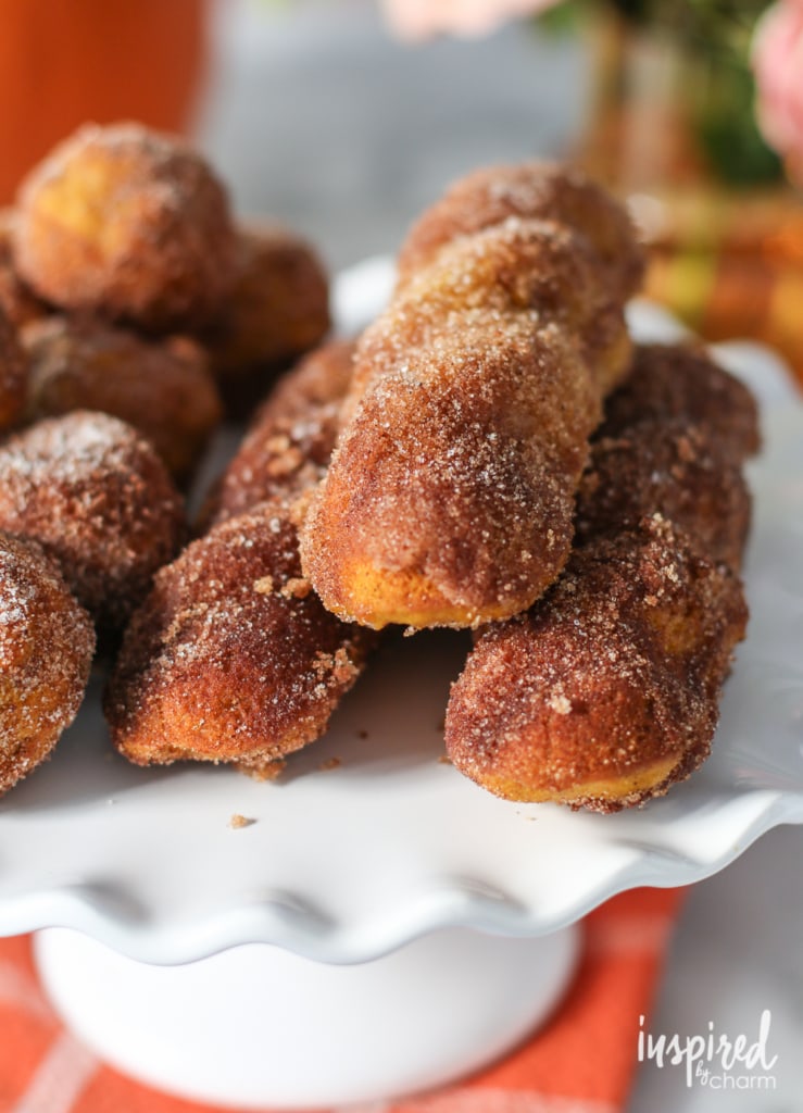 Homemade Baked Pumpkin Donuts #pumpkin #donuts #pumpkinspice #recipe #fallbaking #dessert #breakfast #brunch #doughnuts