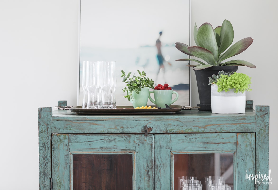 Tips to Create a Simple and Stylish Beverage Station