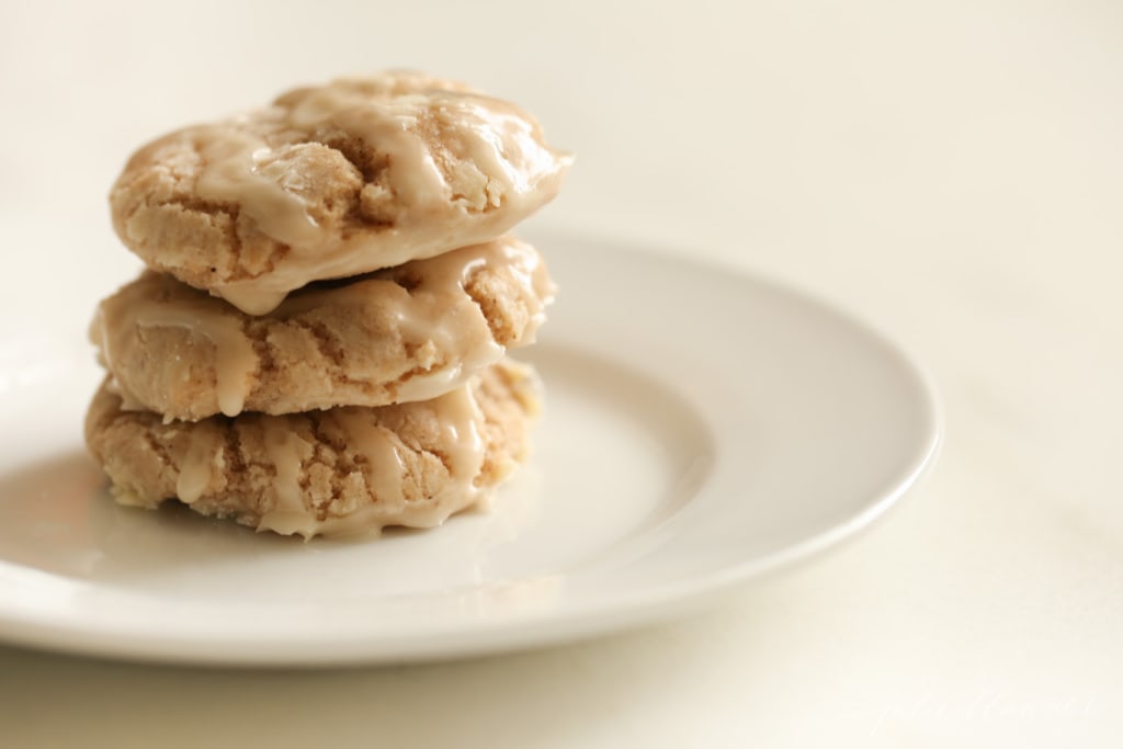 Glazed Apple Pie Spice Cookies | Julie Blanner #fallcookieweek