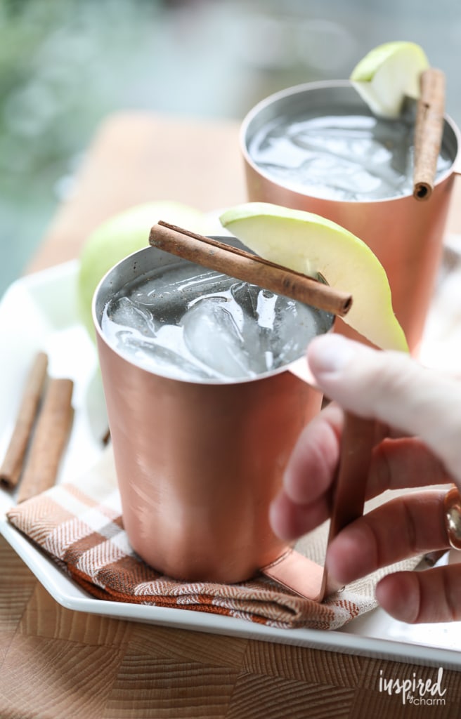 This Spiced Pear Moscow Mule is the perfect cocktail recipe to celebrate the fall season.