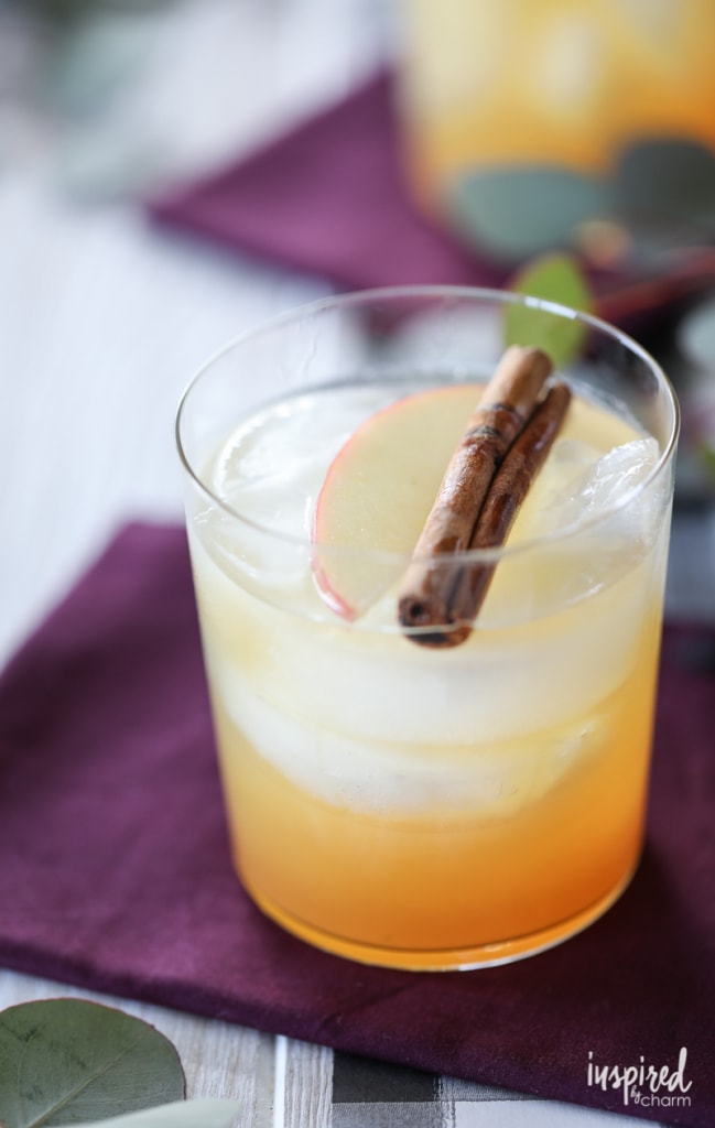 These Harvest Apple Mules are the perfect seasonal cocktail for fall. #harvest #apple #mule #fall #cocktail #fallcocktail #recipe