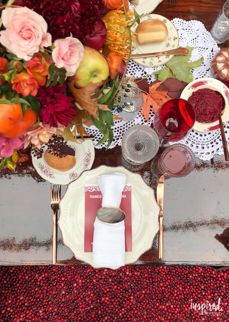 how to decorate a thanksgiving table