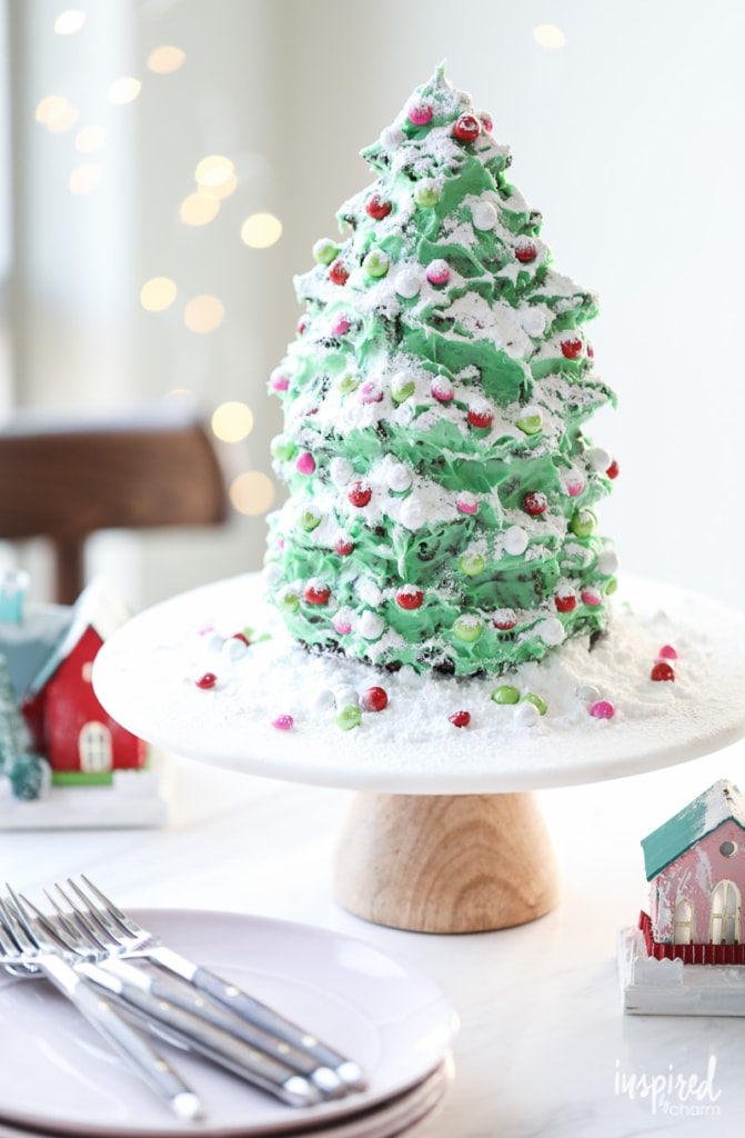 Christmas Tree Gingerbread Cake Holiday Dessert recipe #gingerbread #cake #christmas #recipe