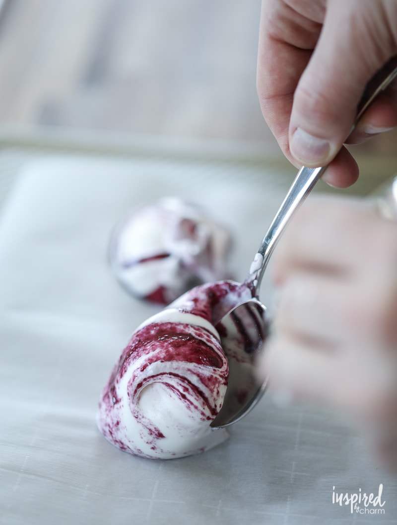 How to make homemade Blueberry Swirled Meringues #dessert #recipe