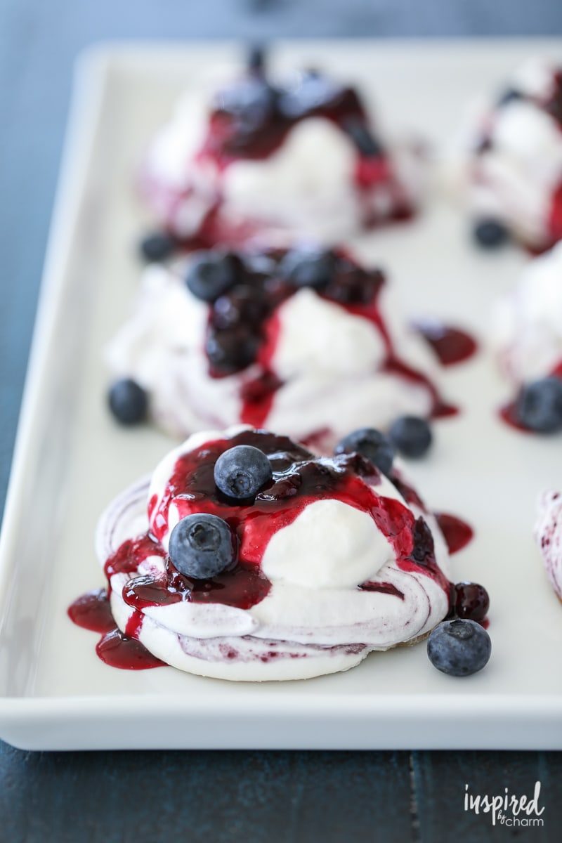 These Blueberry Swirled Meringues make the perfect #summer #dessert #recipe. You'll love them!