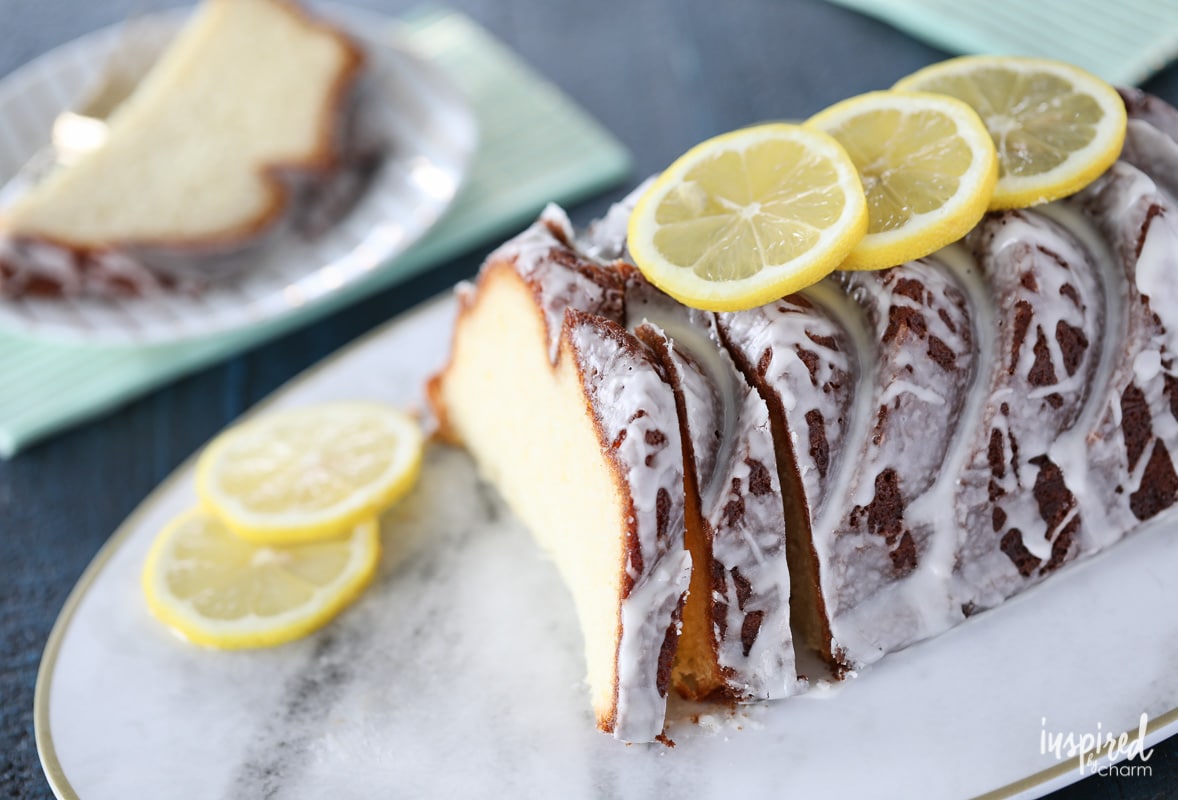 This Lemon Yogurt Cake #recipe is one of my favorites for #breakfast or #dessert! #lemon #yogurt #cake