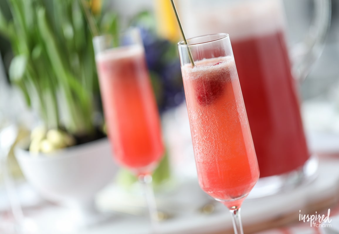 This Raspberry Pineapple #Bellini Recipe is a delicious #spring #cocktail #recipe!