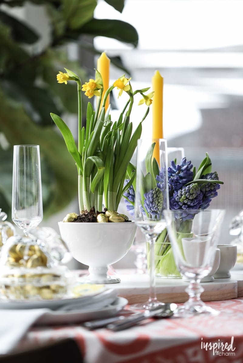 Decorating with #daffodil #bulbs for #spring. DIY Modern Flower Arrangements for Spring