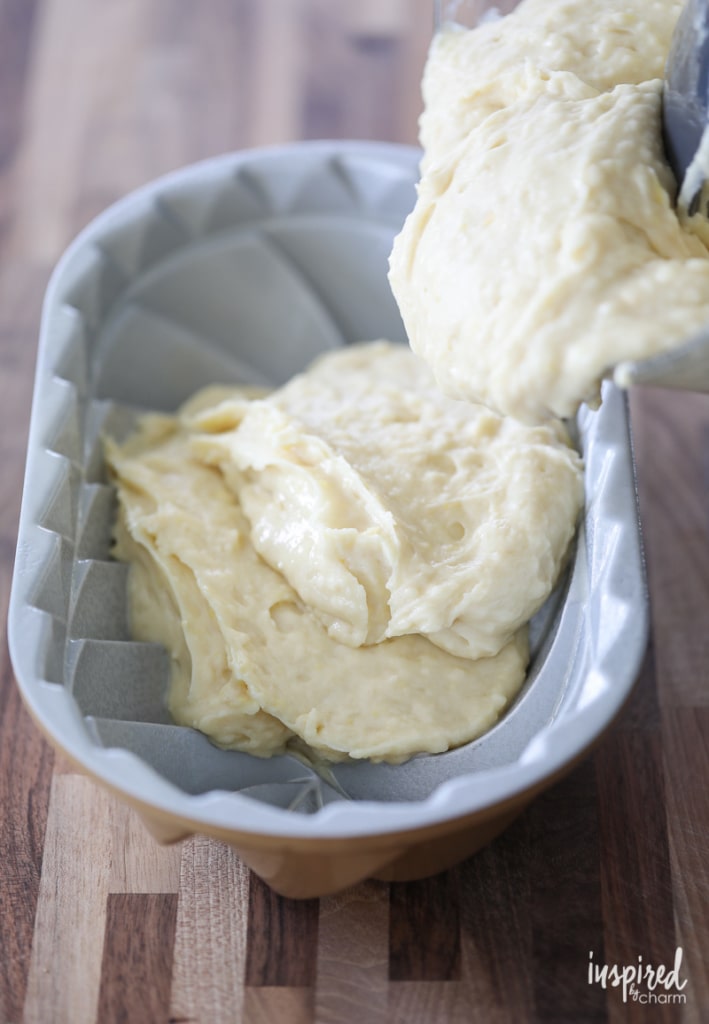 Learn how to make this bright and moist Lemon Yogurt Cake! #recipe #cake #lemon #yogurt