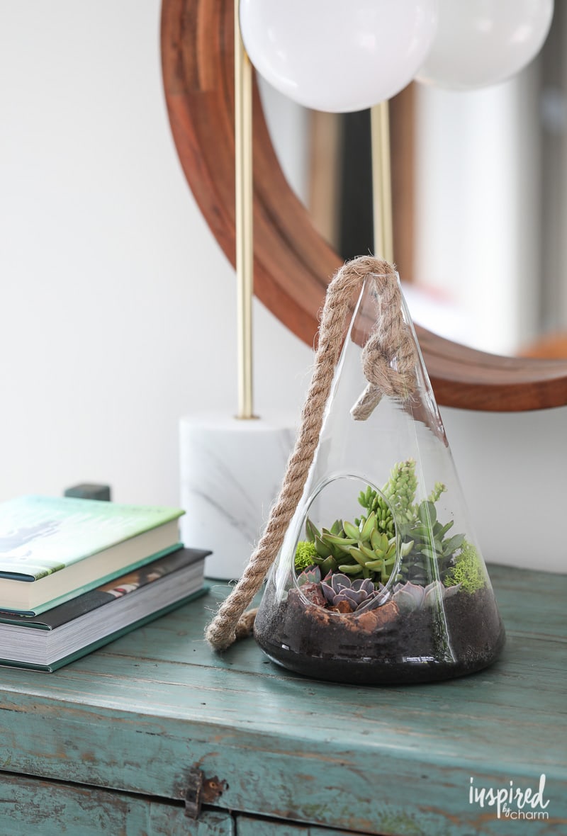 How to make a #terrarium in a jar! DIY Modern Flower Arrangements for Spring