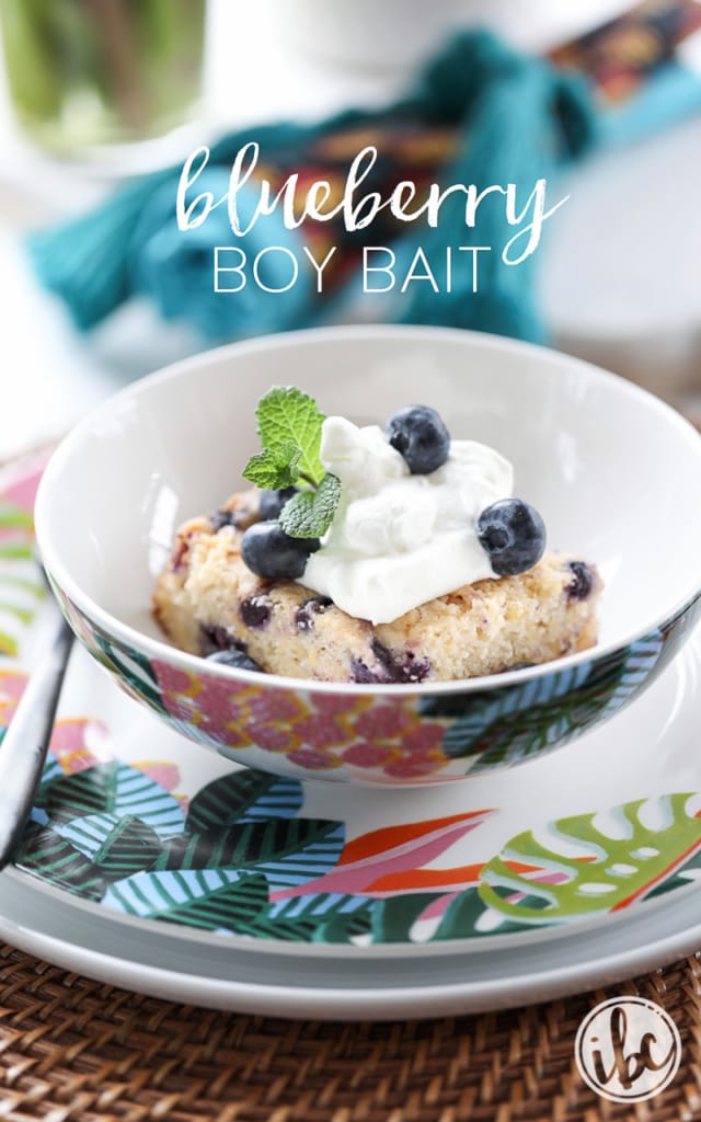 I love this Blueberry Boy Bait for an easy #summer #dessert or #tasty #brunch sweet! #blueberry #boybait
