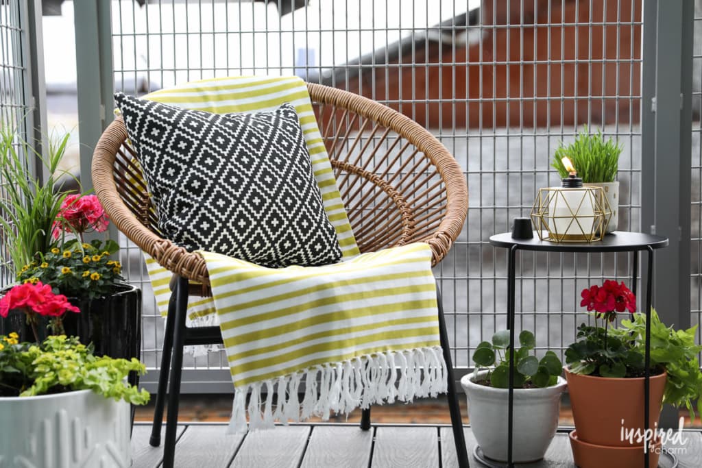 Small Balcony Ideas for Decorating #decor #outdoor #styling