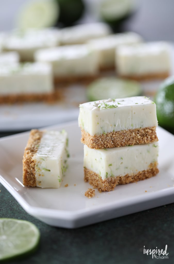 Rich and creamy with a graham cracker crust, this Key Lime Pie Fudge #recipe is a winner! #keylime #pie #lime #fudge