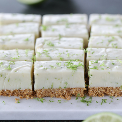 This Key Lime Pie Fudge puts all the flavor and texture of #key #lime #pie into rich and creamy bite-size pieces! #fudge