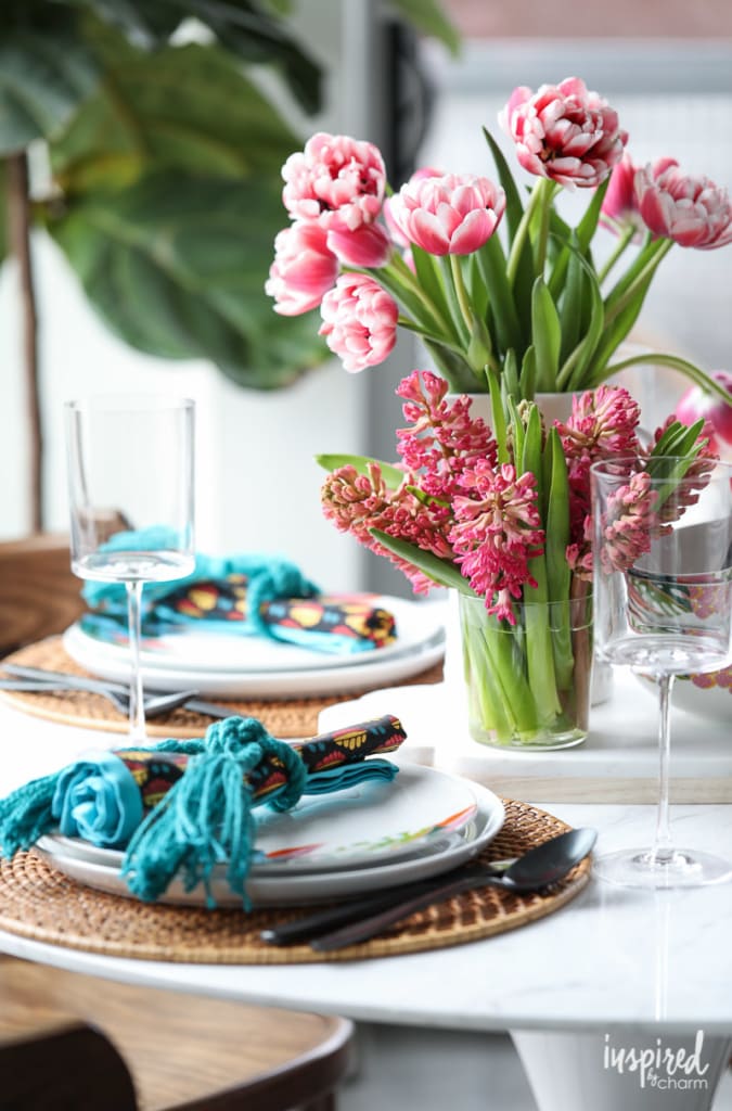 How to style a #unique and #colorful #table #setting for summer.