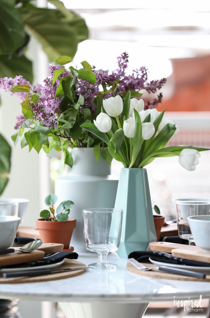 Spring Table Setting and Decor Ideas for Indoor/Outdoor Living #table #setting #spring #nature 
