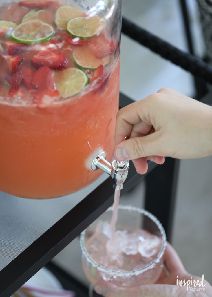 Strawberry Margarita Punch #summer #cocktail #entertaining #margarita #recipe