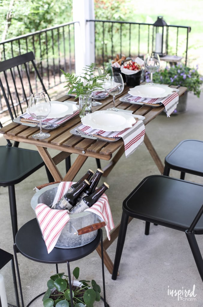 Tips and ideas for an Effortless Outdoor Summer Table Setting #summer #outdoor #porch #table #setting #tablescape
