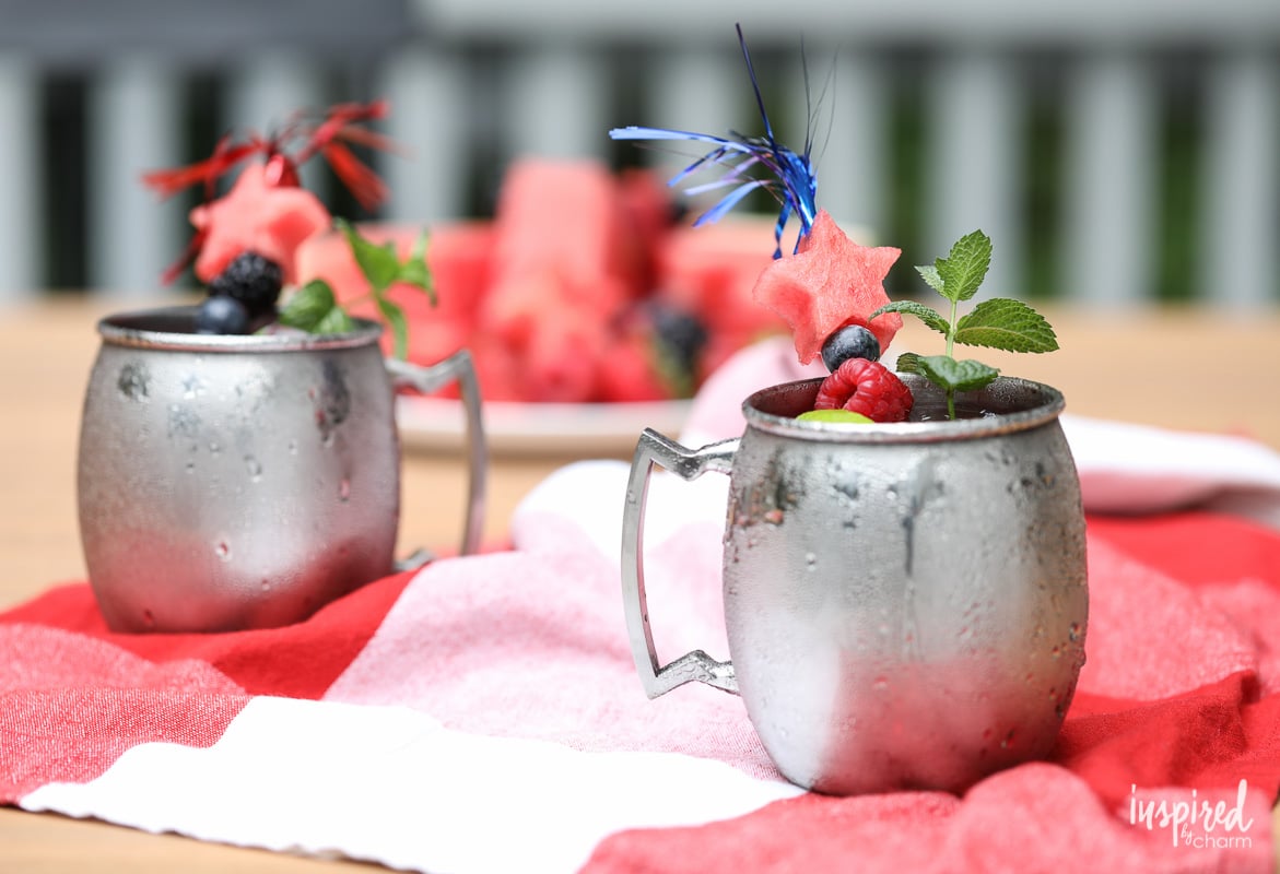 Star-Spangled Mule - Fourth of July / Independence Day Cocktail Recipe #MoscowMule #cocktail #america #berry #recipe