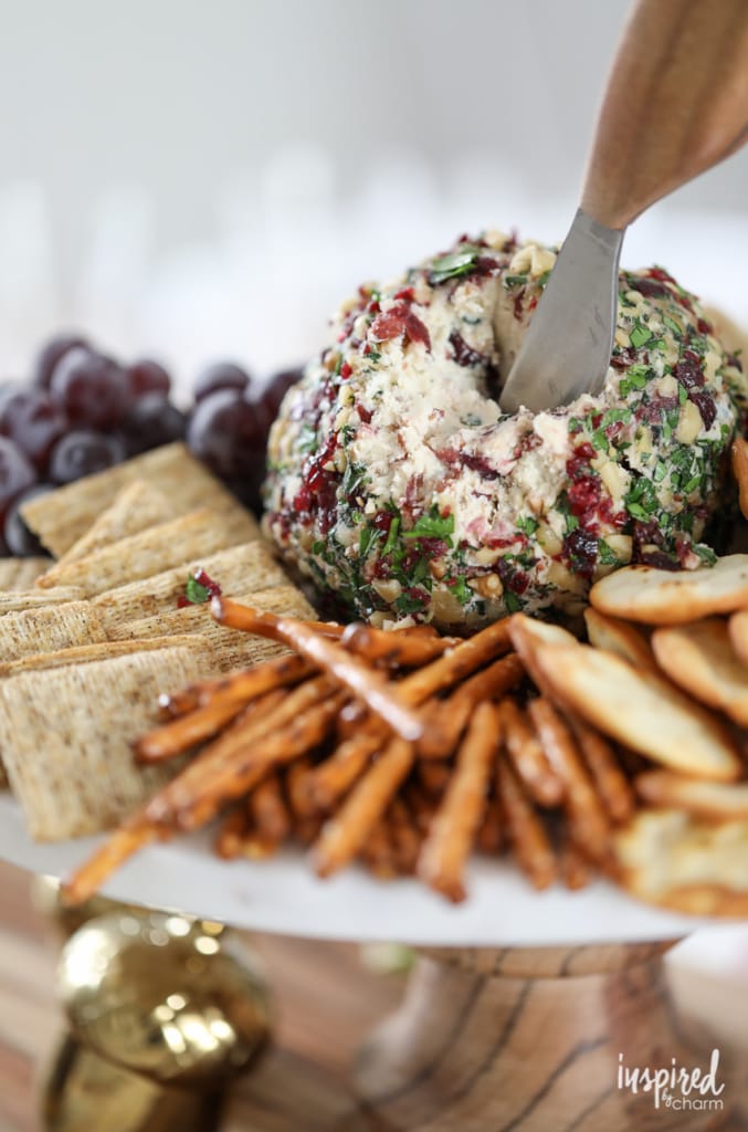 Try this Cranberry Bacon & Walnut Cheeseball for a delicious and easy fall appetizer recipe. #fall #cheeseball #cranberry #bacon #appetizer #recipe