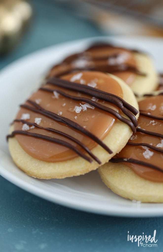 salted caramel shortbread cookies with chocolate drizzle
