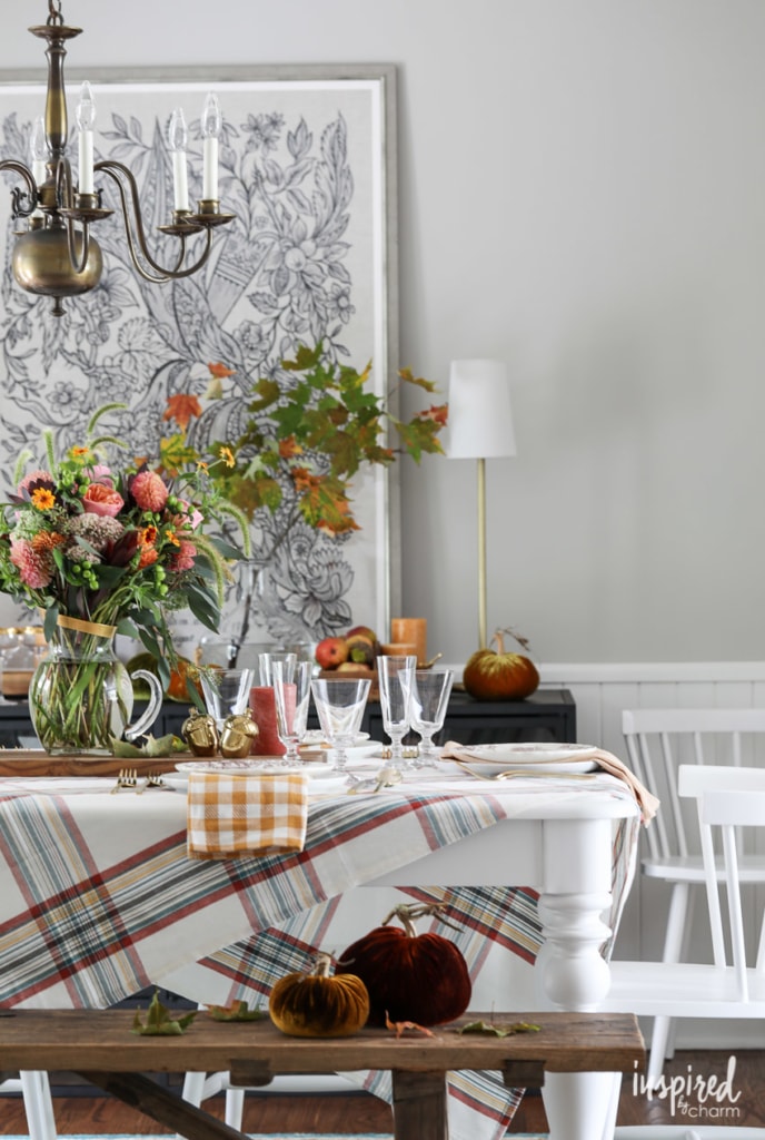 Stylish Fall Decor Ideas for Your Dining Room #fall #decorating #decor #diningroom #falldecorating 
