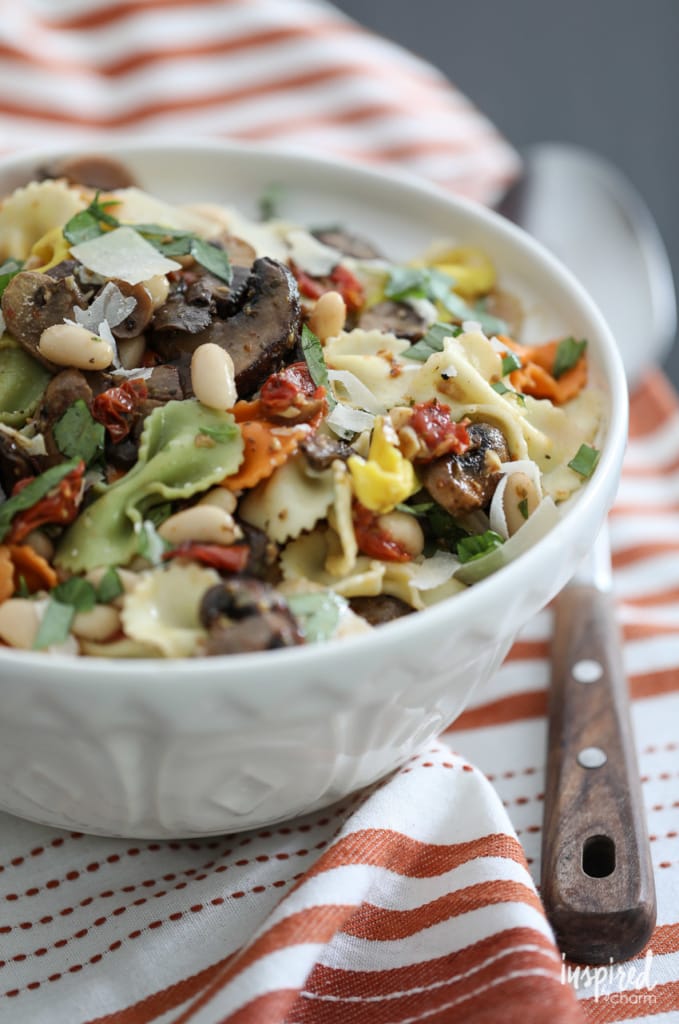 Delicious Pasta Salad with Roasted Mushrooms #recipe #pastasalad #mushrooms #appetizer #sidedish #pasta 