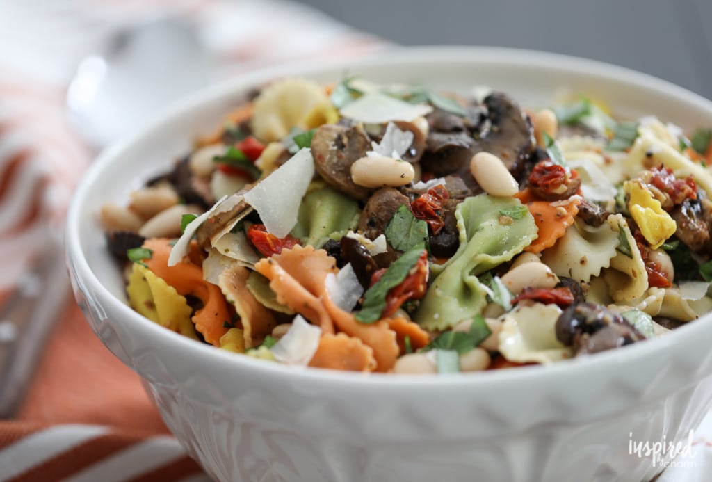 Really Good Pasta Salad with Roasted Mushrooms #recipe #pastasalad #mushrooms #appetizer #sidedish #pasta 