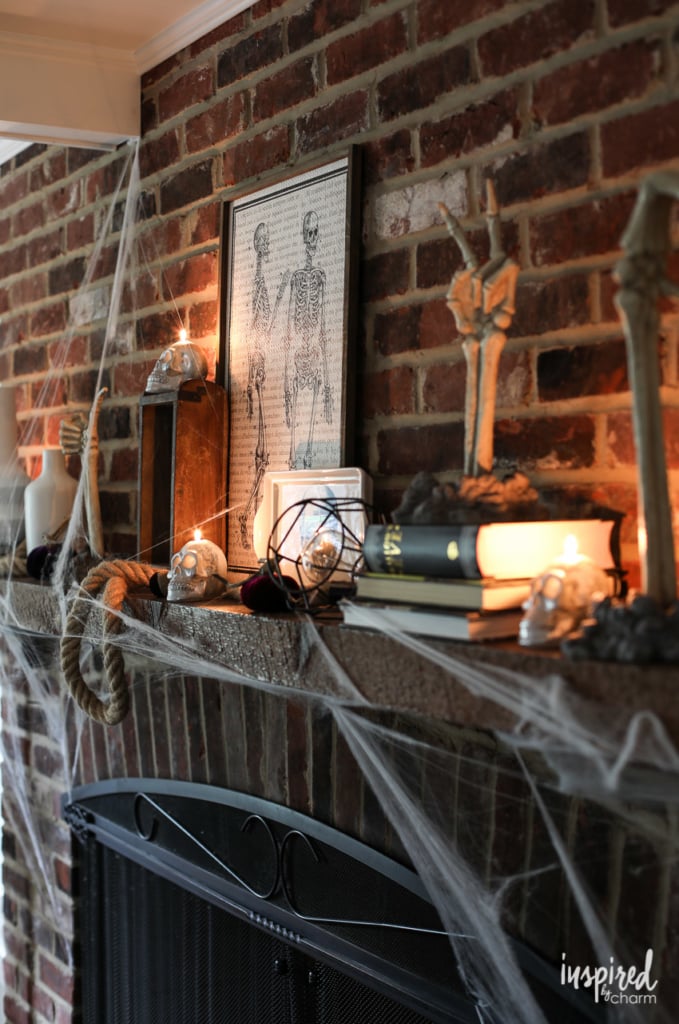 Halloween Mantel Decor Ideas to Die for #halloween #decor #decorations #spooky #skeleton #mantel 