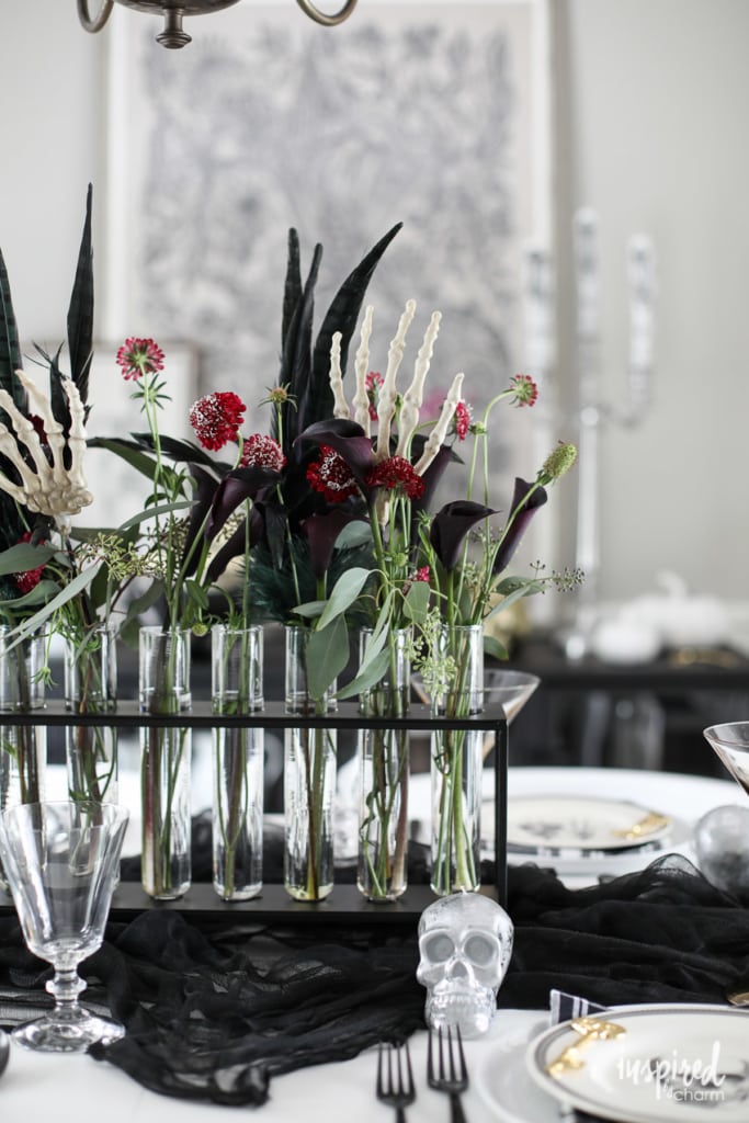 How to create and style an easy Halloween flower arrangement. #halloween #flowers #entertaining #party #tablescape