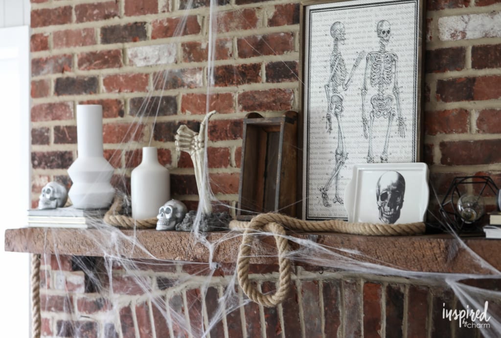 Skeleton Inspired Halloween Mantel Decor Ideas #halloween #decor #decorations #spooky #skeleton #mantel