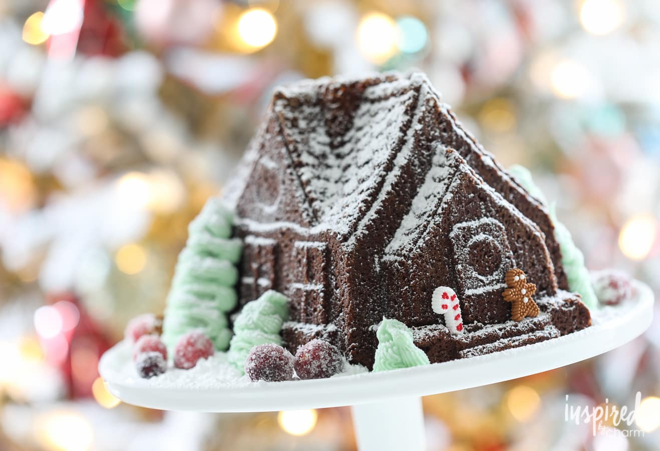 This Gingerbread House Gingerbread Cake is the perfect holiday treat! #dessert #holiday #christmas #gingerbread #recipe