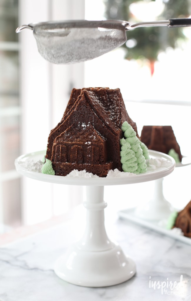 This Gingerbread House Gingerbread Cake is the perfect holiday treat! #dessert #holiday #christmas #gingerbread #recipe
