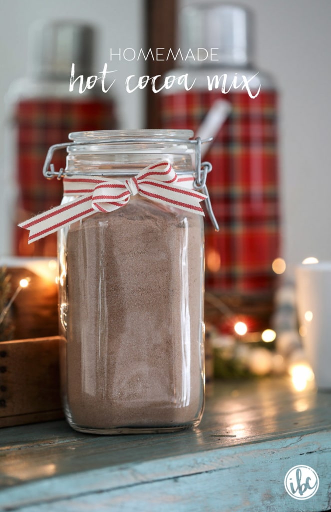 The BEST recipe for delicious Homemade Hot Cocoa Mix #hotcocoa #hotchocolate #cocoa #recipe #holiday #christmas