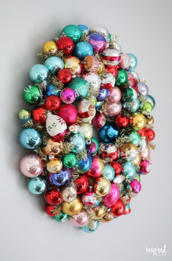 Learn how to make this DIY Vintage Christmas Ornament Wreath #christmas #ornament #wreath #shinybrite #vintage #christmaswreath #DIY #holiday