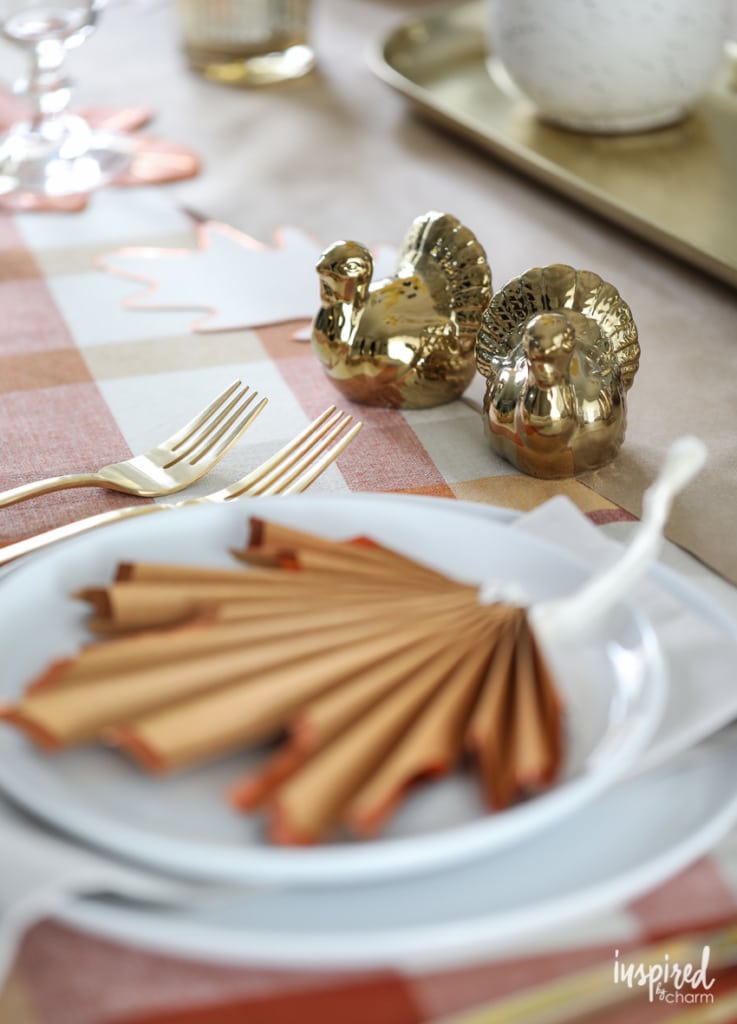 4 Easy Ways to Brighten Up Your Friendsgiving #decor #friendsgiving #thanksgiving #decorating #tablescape #table