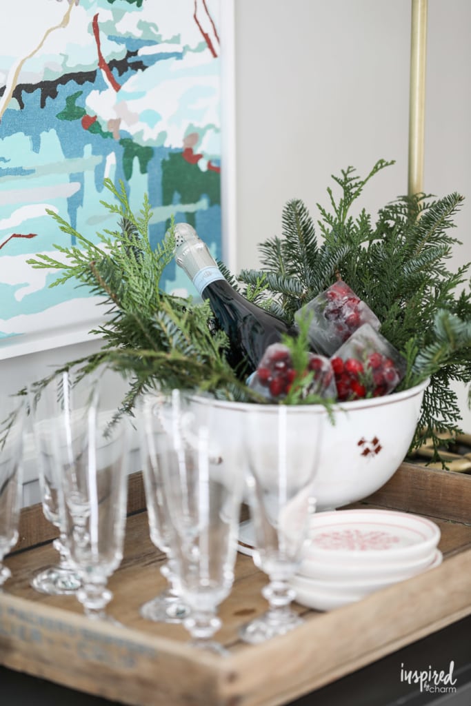 Christmas at Bayberry House - Holiday Home Tour with color Christmas Decoration ideas. #christmas #holiday #home #decor #decorations #christmastree