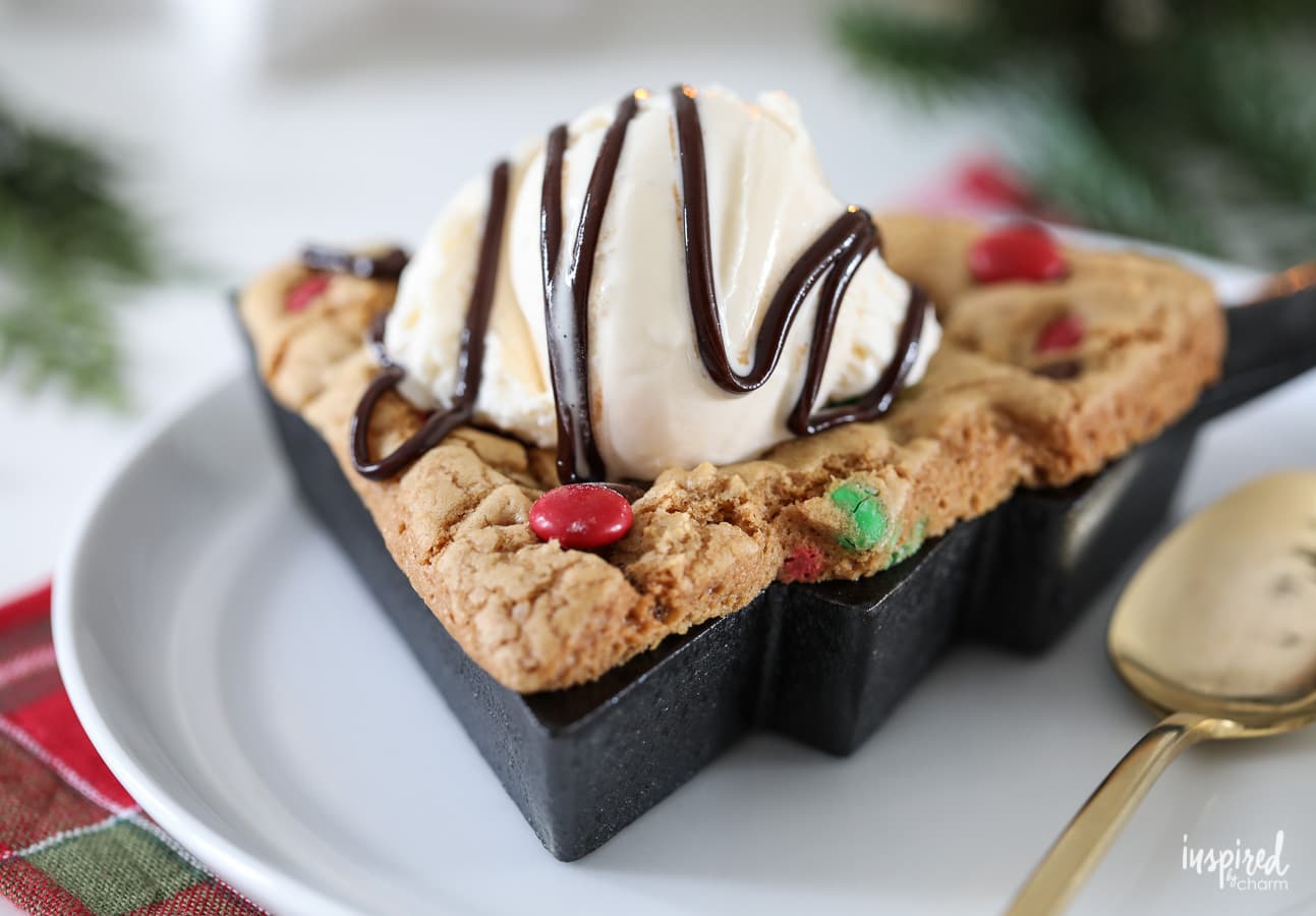 Mini Skillet Cookie Cakes