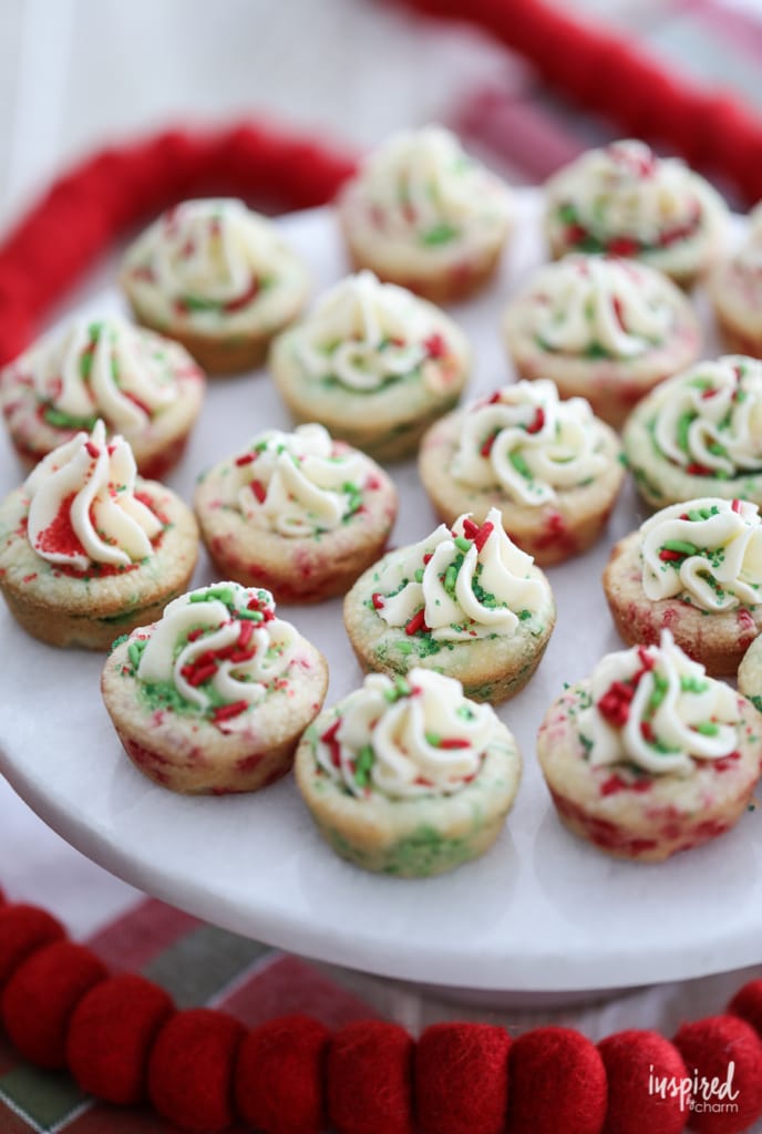 red and green sprinkled sugar cookie cups