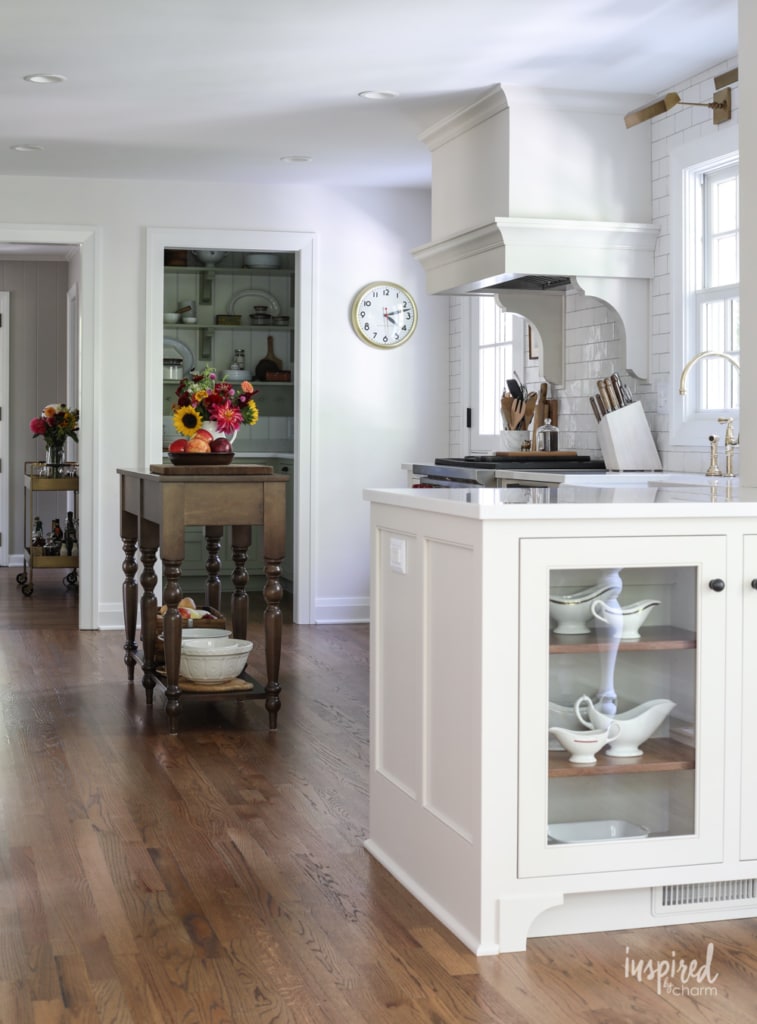 Bayberry Kitchen Remodel Reveal - Kitchen Makeover Kitchen Design #kitchen #makeover #remodel #traditional #modern #country #design #decorating