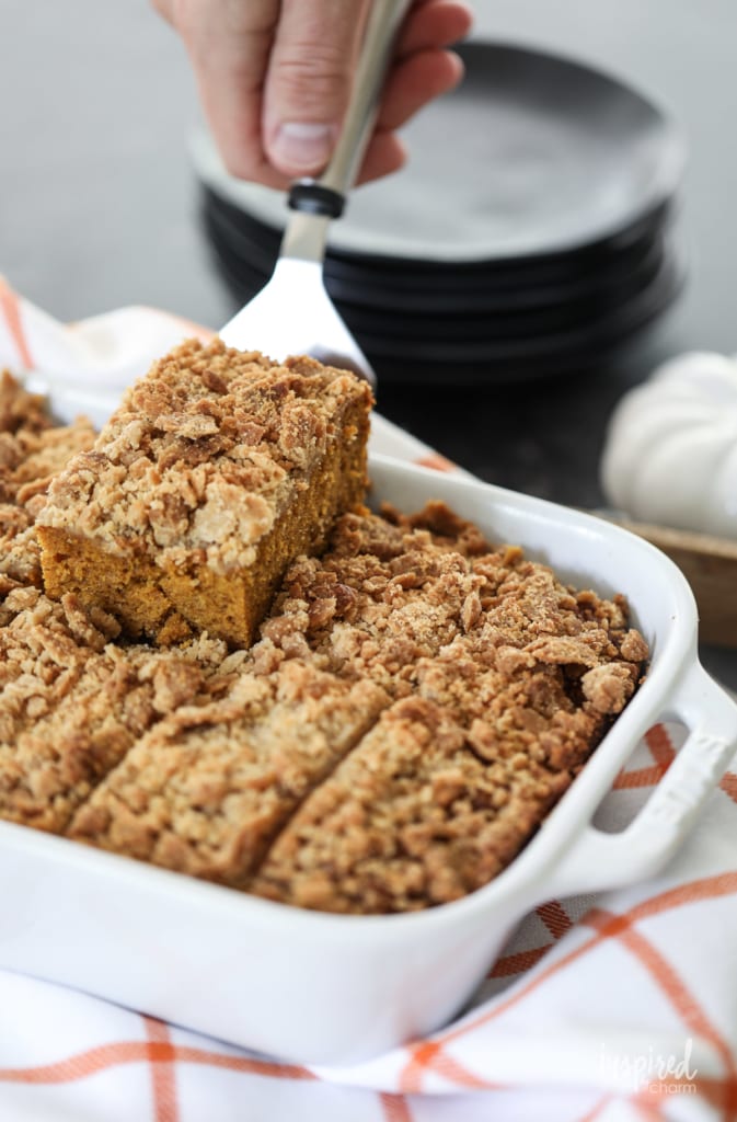 This Pumpkin Cake with Crumb Topping is a delicious and easy fall dessert recipe. #pumpkin #cake #crumb #topping #fallbaking #dessert #recipe