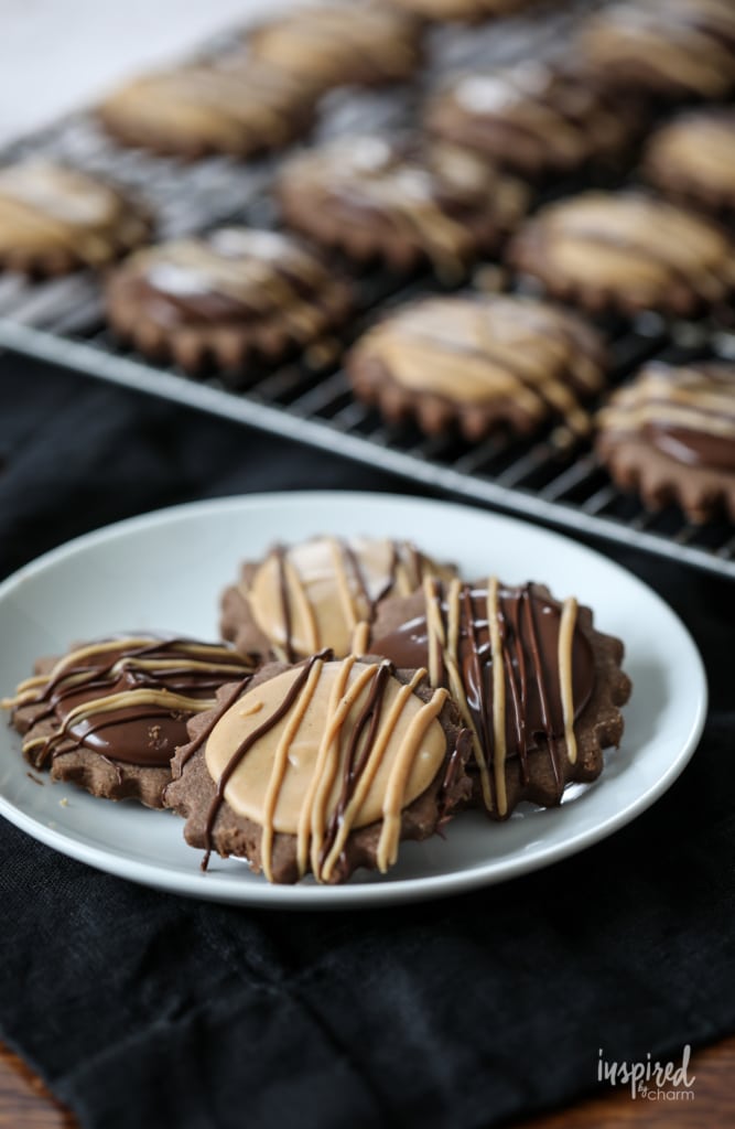 Learn how to make these delicious Peanut Butter Chocolate Shortbread Cookies #chocolate #peanutbutter #shortbread #cookies #holiday #christmas #baking 