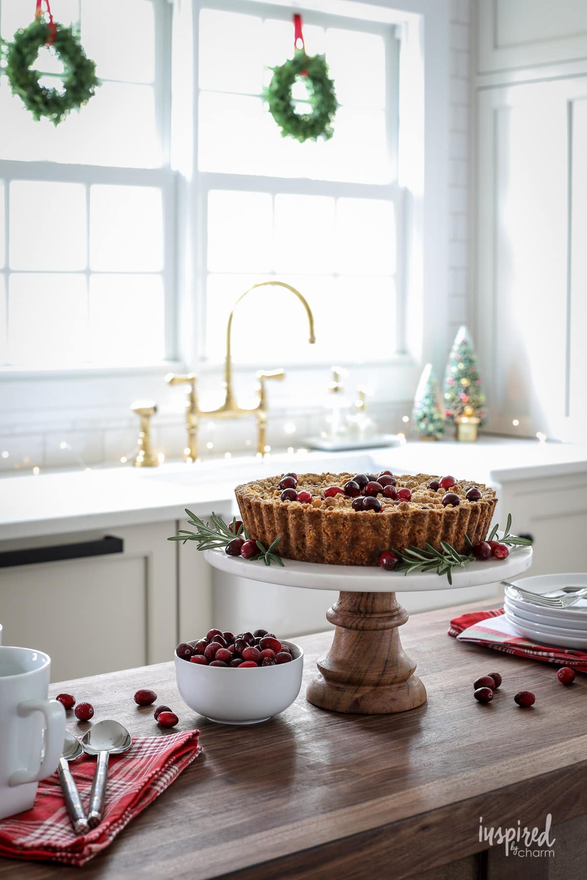 Simple Blue Christmas Kitchen Decor Ideas - Nina Hendrick Home