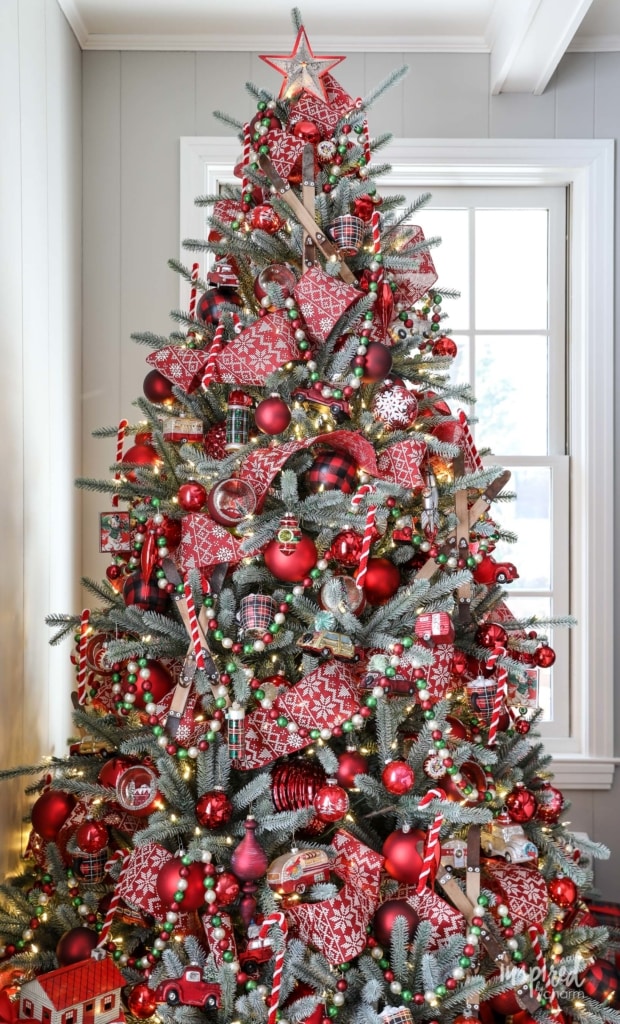 Cozy Lodge Christmas Tree - Christmas Tree Decorating Ideas