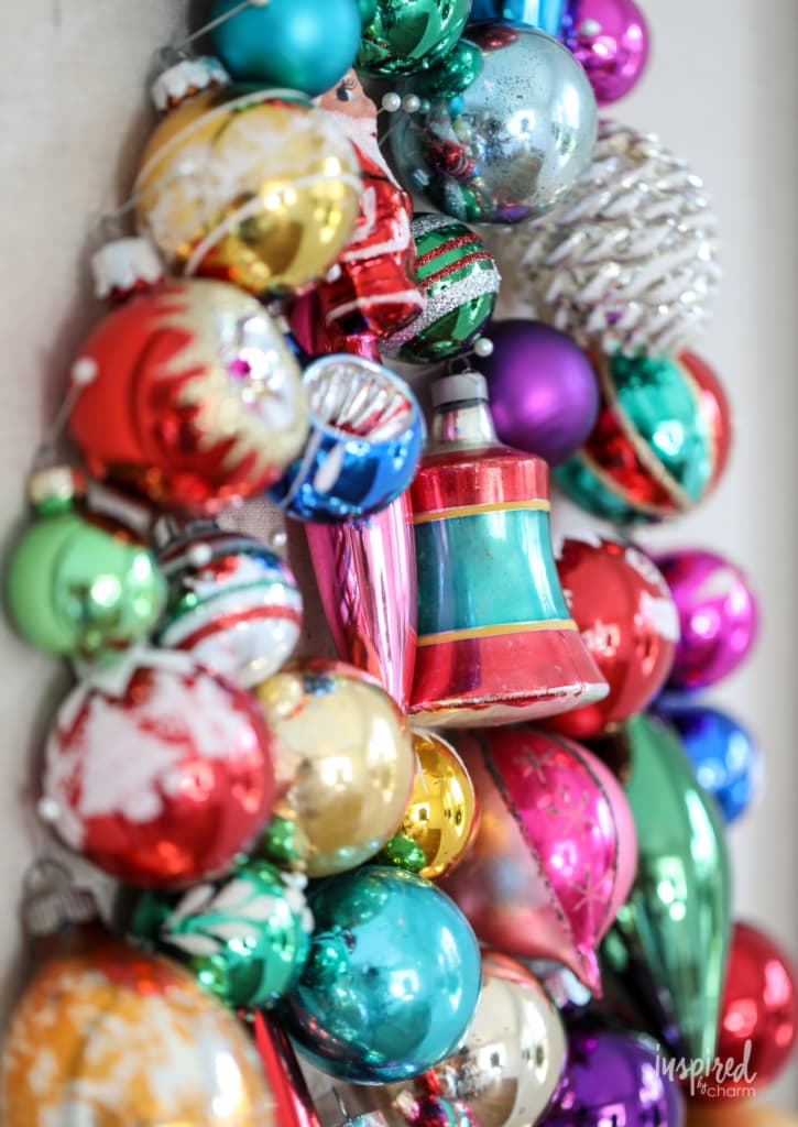 Learn how to make this DIY Vintage Ornament Wall Decor Tree #christmas #holiday #vintage #ornament #tree #walldecor #decorating